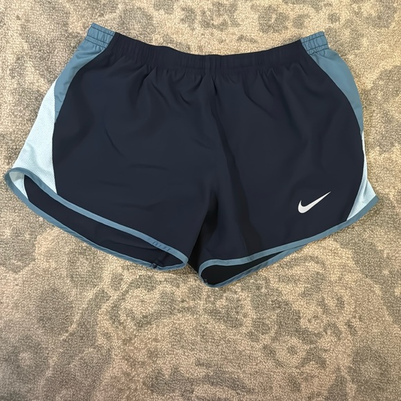 Nike Tempo Shorts size M - Picture 1 of 2